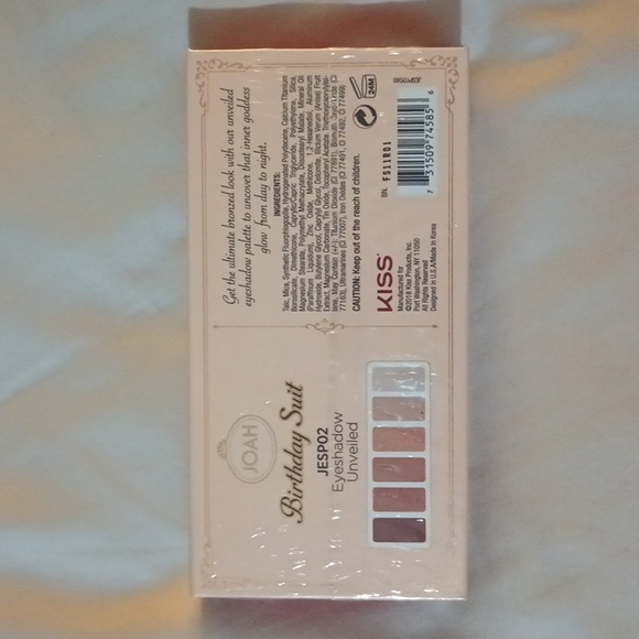 New! Joah Eyeshadow Set - Picture 2 of 7